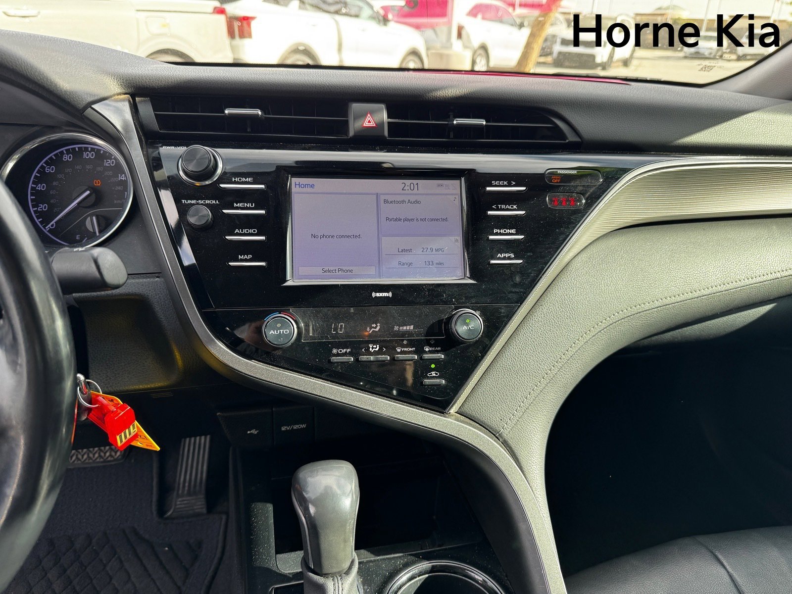 Used 2020 Toyota Camry SE image 20