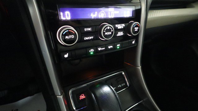 Used 2022 Subaru Ascent Premium w/ Convenience Package image 18