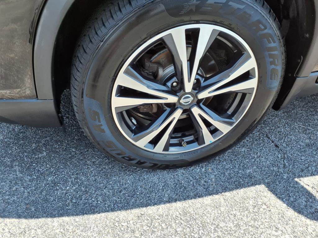 Used 2017 Nissan Rogue SL w/ SL Premium Package image 11
