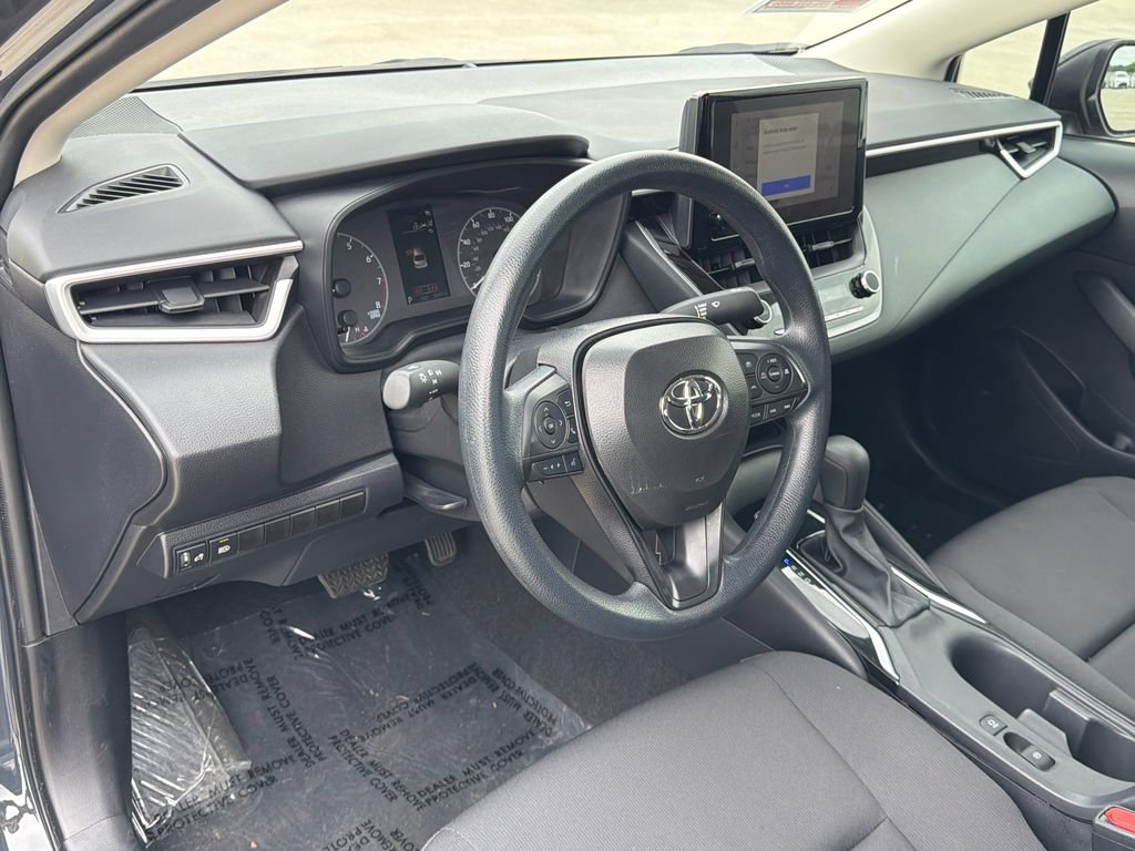 Used 2025 Toyota Corolla LE FWD image 16