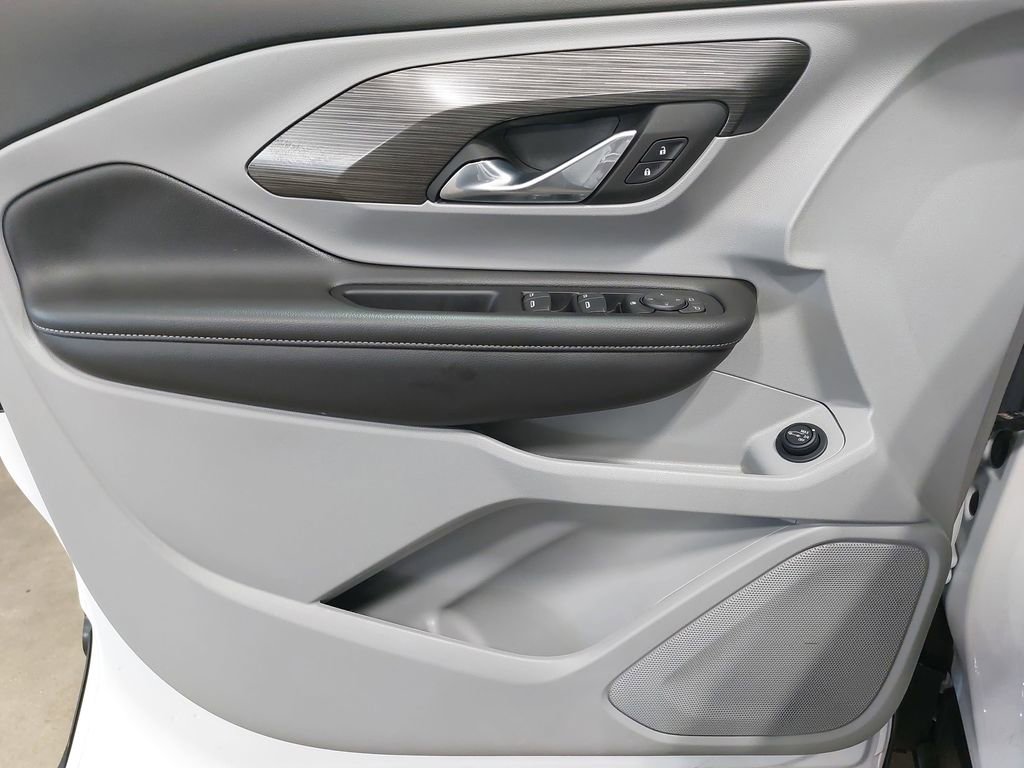 Used 2023 GMC Terrain SLE w/ Driver Convenience Package image 26