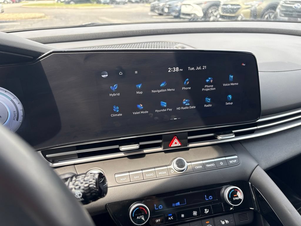 Used 2023 Hyundai Elantra Limited FWD image 17