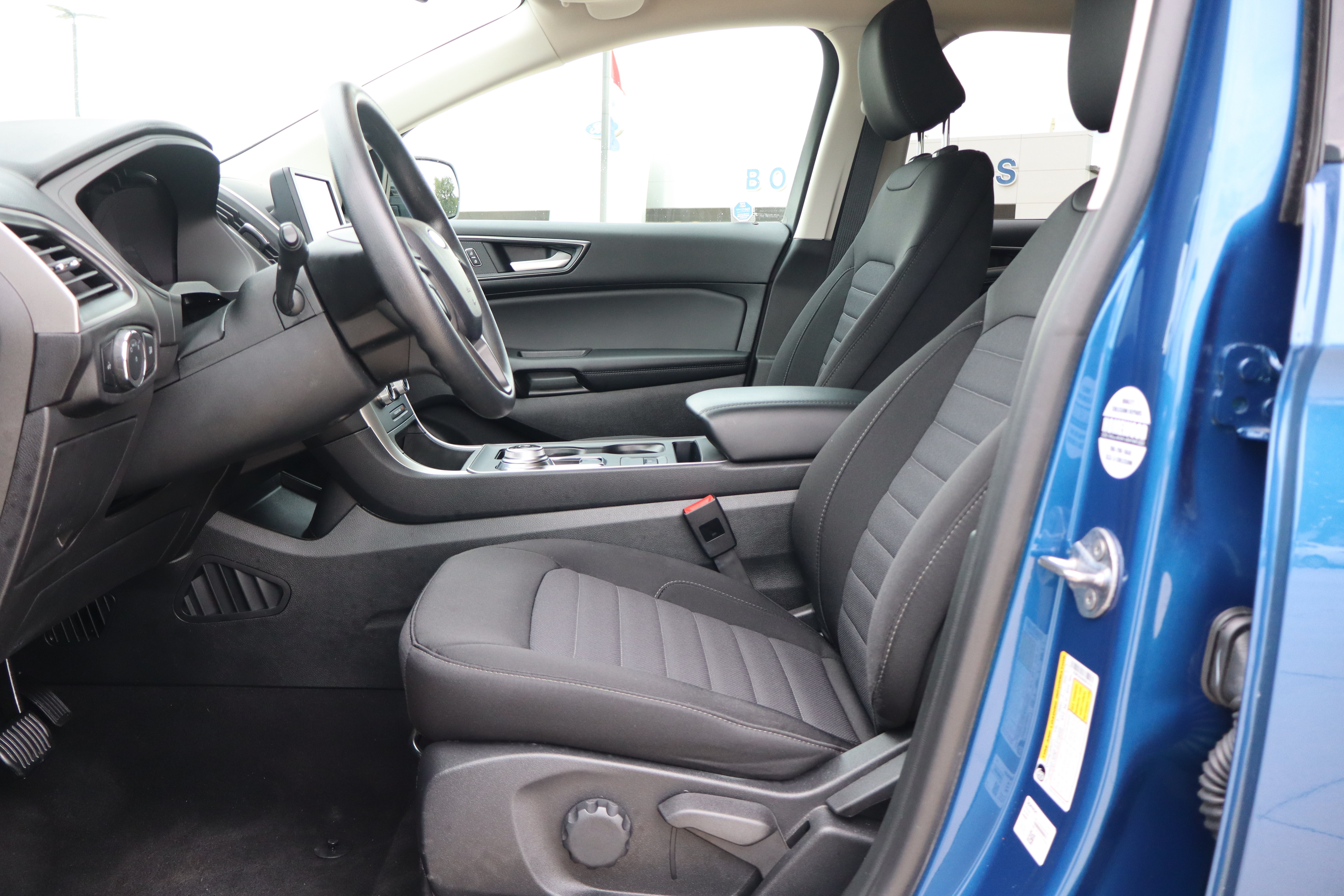 Used 2024 Ford Edge SE w/ Black Appearance Package AWD/4WD image 9
