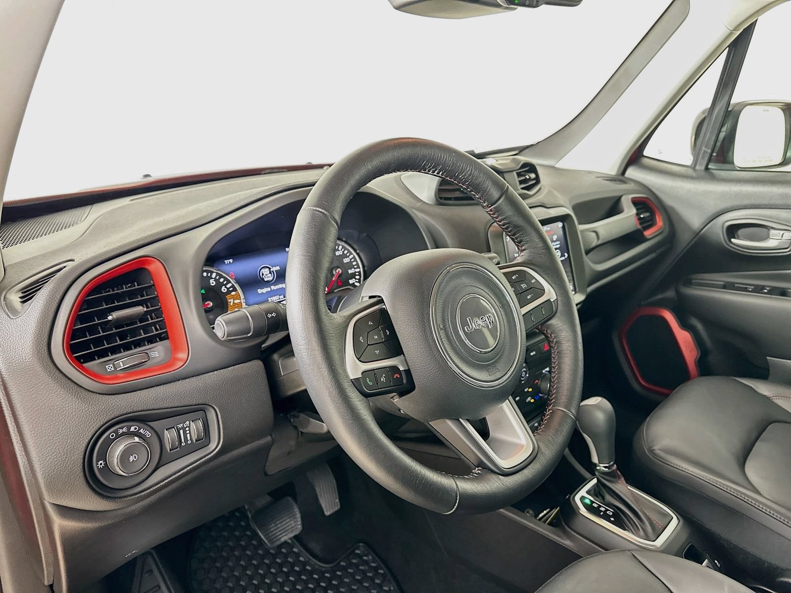 Used 2023 Jeep Renegade Trailhawk w/ Trailhawk Elite Group AWD/4WD image 30