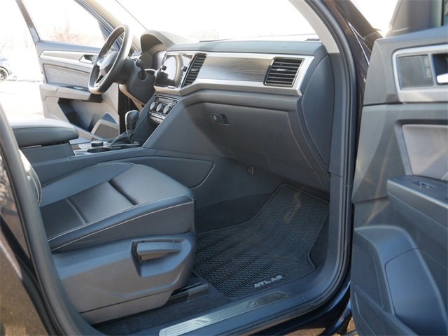 Used 2022 Volkswagen Atlas SE w/ Black Wheel Package image 20