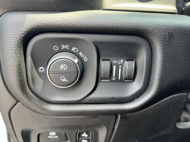 Used 2025 RAM 1500 Laramie AWD/4WD image 10