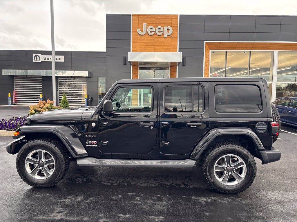 Used 2018 Jeep Wrangler Unlimited Sahara AWD/4WD image 2