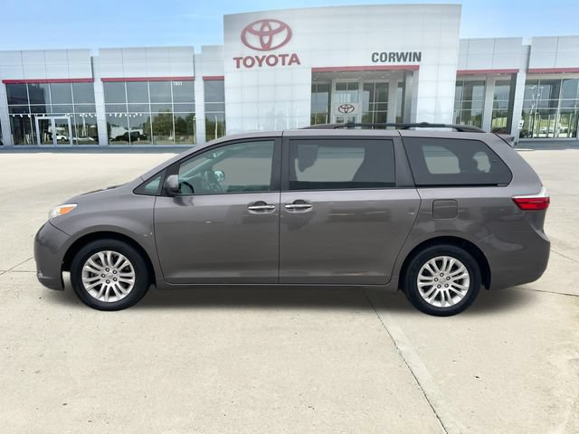 Used 2017 Toyota Sienna XLE FWD video 2