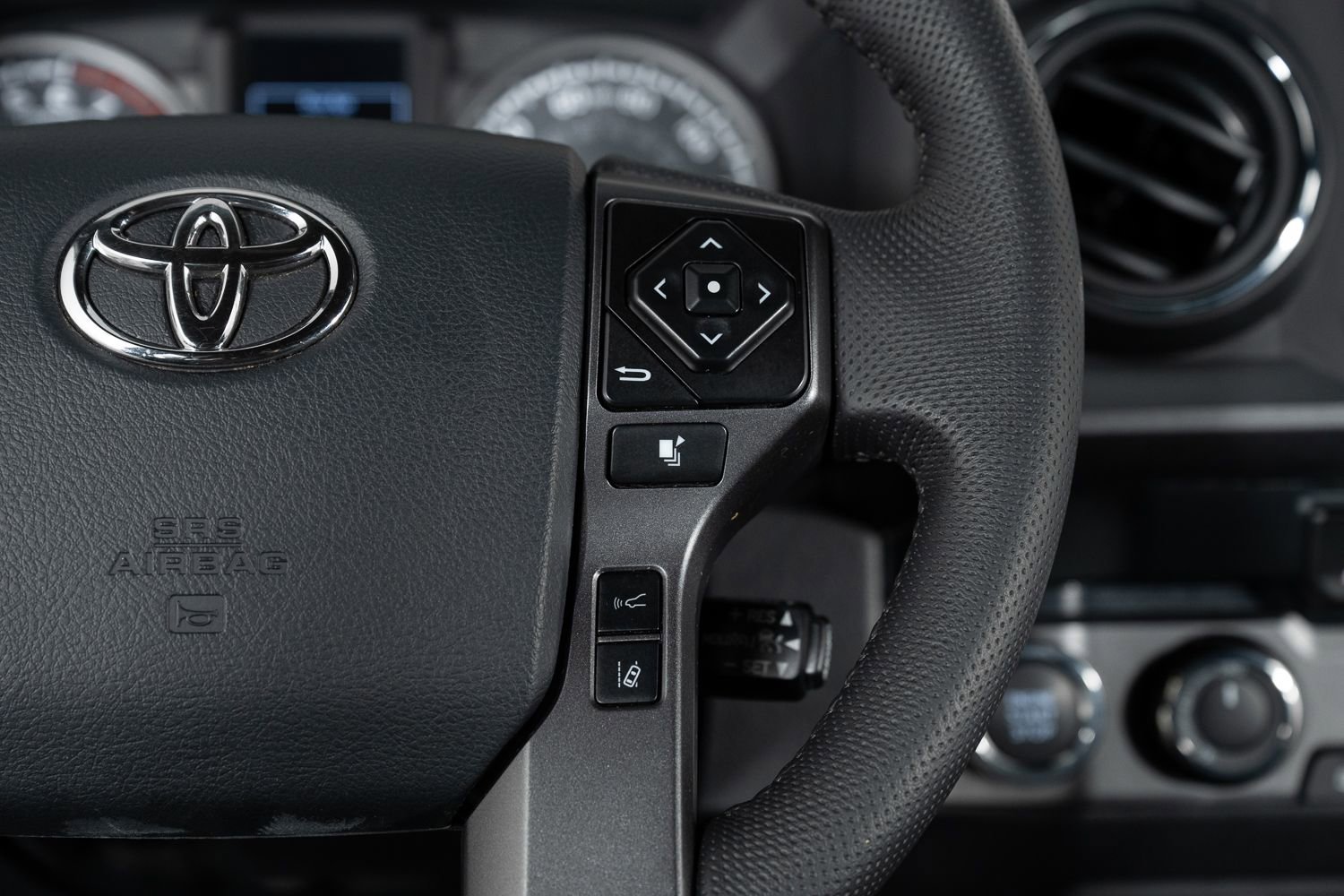 Used 2023 Toyota Tacoma TRD Off-Road image 32