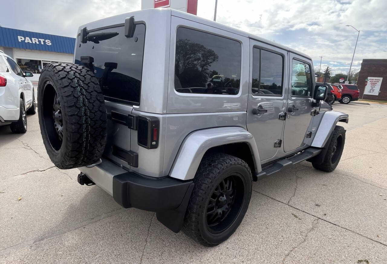 Used 2015 Jeep Wrangler Unlimited Sahara w/ Dual Top Group AWD/4WD image 7