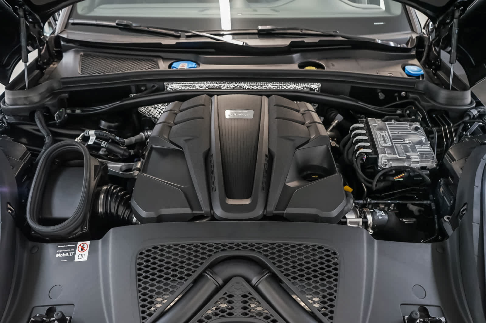 New 2026 Porsche Macan S AWD/4WD image 32
