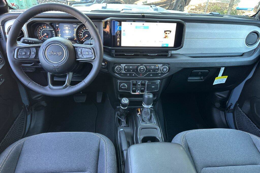 New 2026 Jeep Gladiator Sport AWD/4WD image 13
