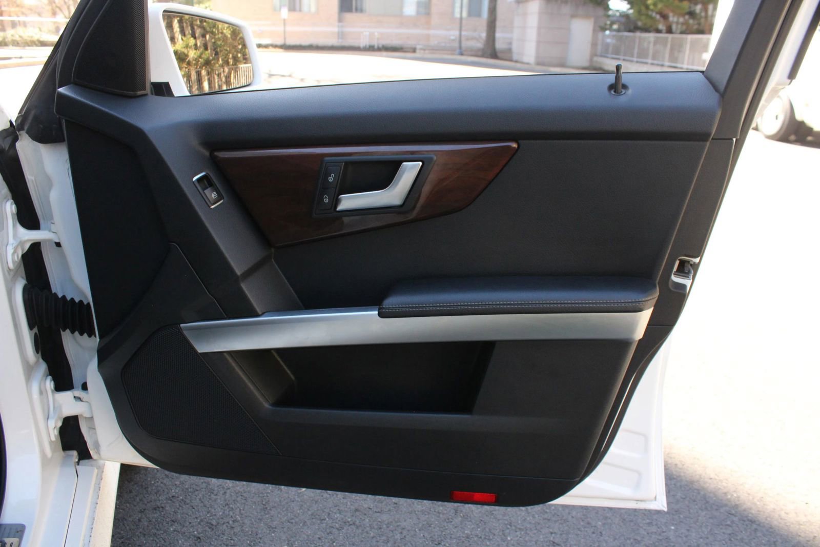 Used 2015 Mercedes-Benz GLK 350 4MATIC w/ Premium 1 Package image 28