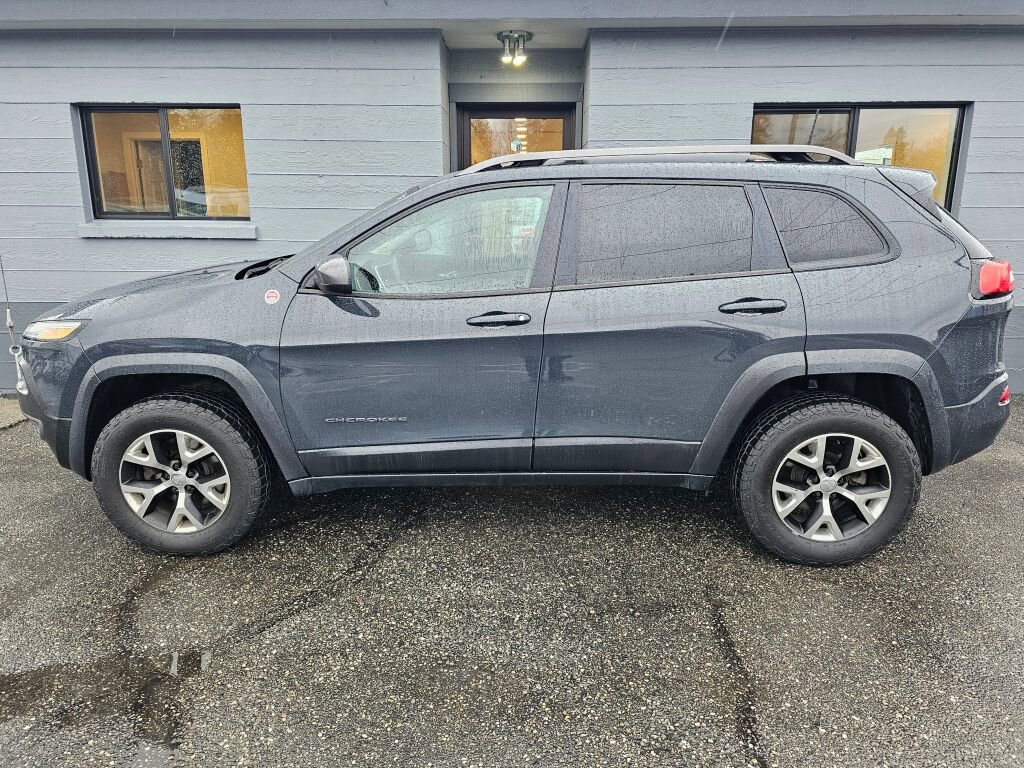 Used 2016 Jeep Cherokee Trailhawk w/ Leather Interior Group image 2