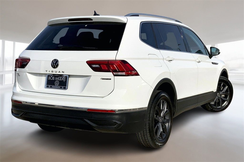 Used 2022 Volkswagen Tiguan SE image 2