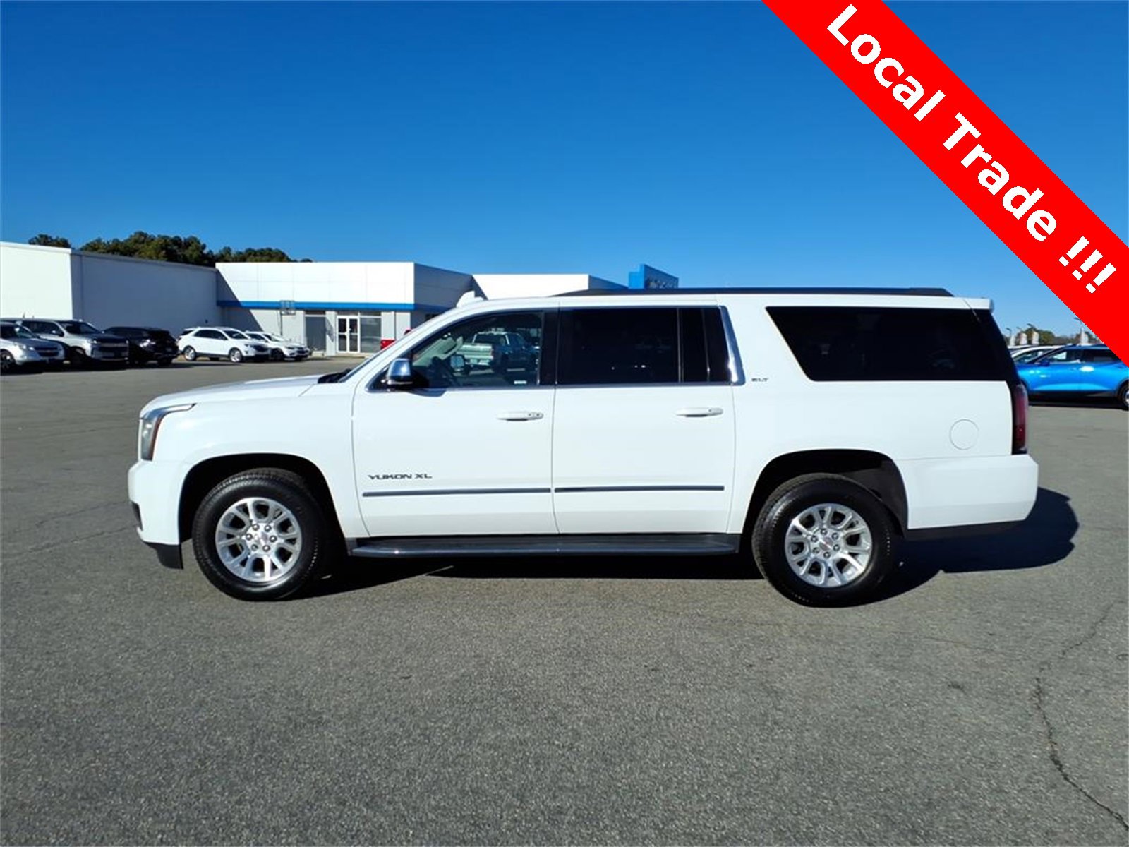 Used 2019 GMC Yukon XL SLT image 2