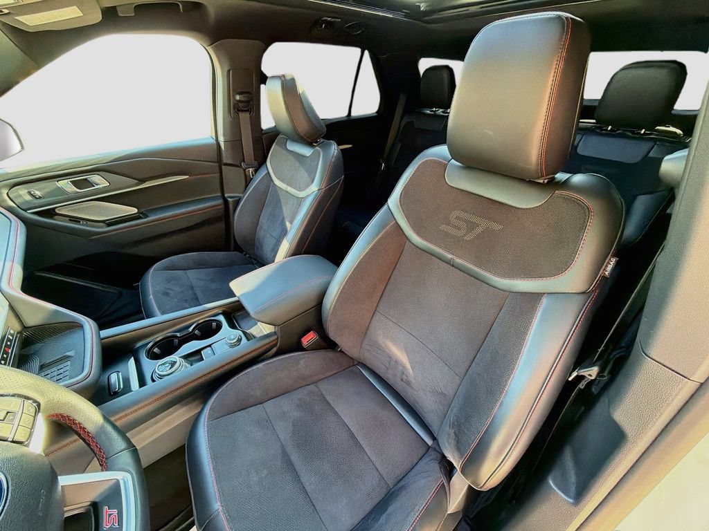 Used 2025 Ford Explorer ST AWD/4WD image 23