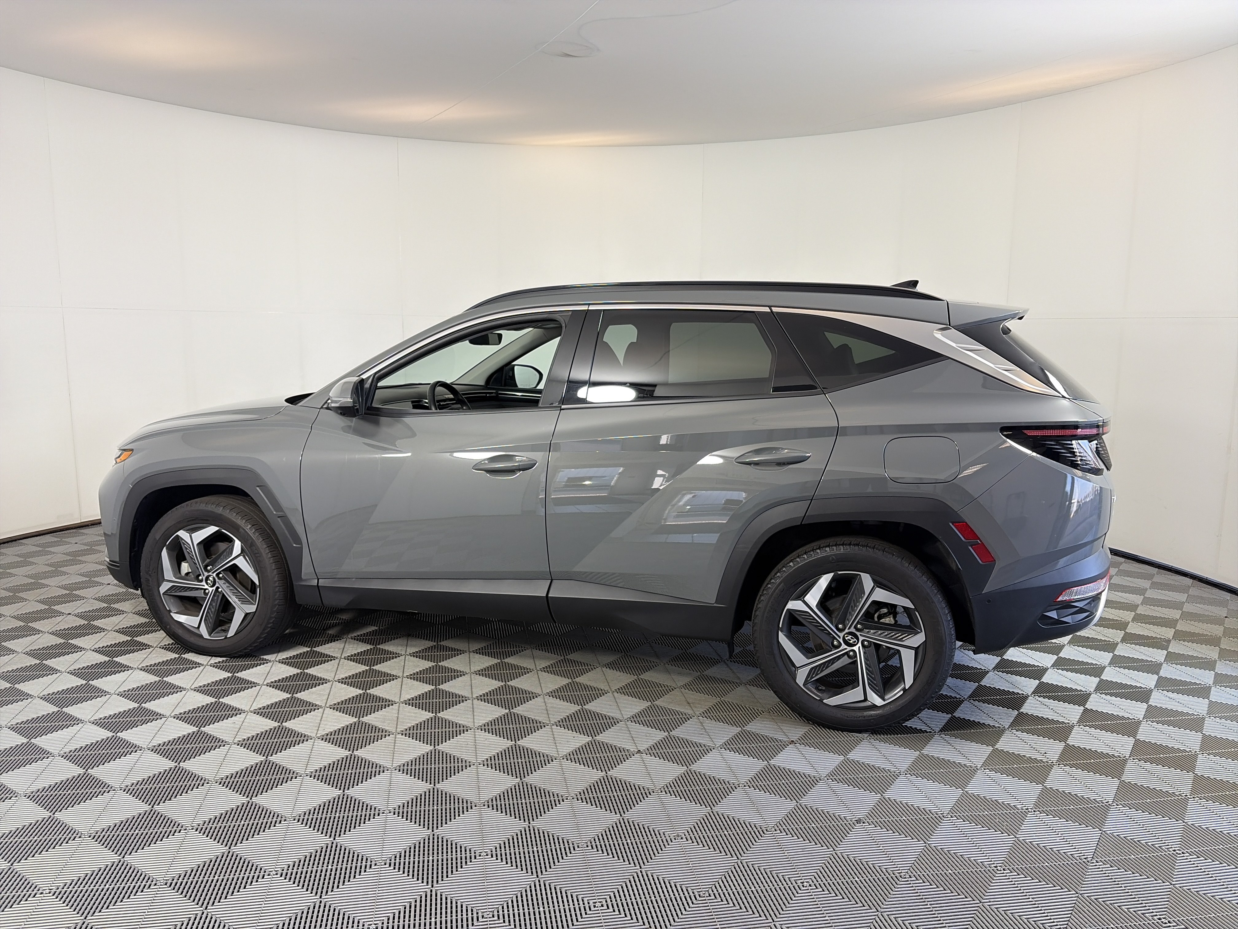 Used 2024 Hyundai Tucson Limited AWD/4WD image 8