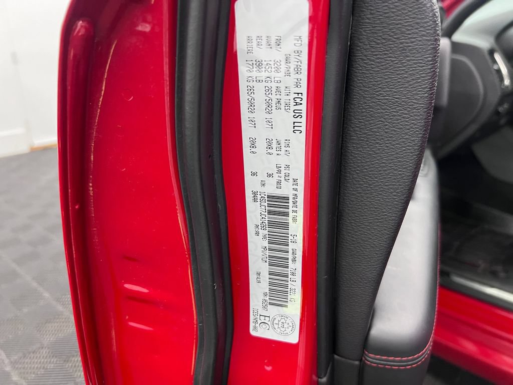 Used 2018 Dodge Durango R/T w/ Technology Group AWD/4WD image 26