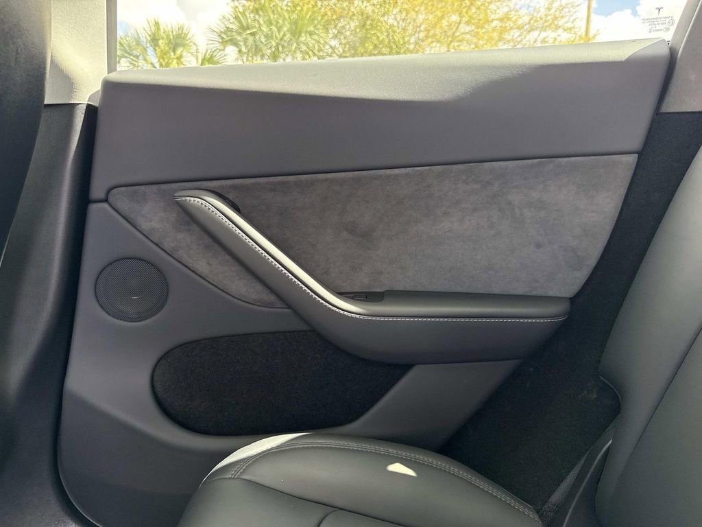 Used 2023 Tesla Model Y Long Range image 16
