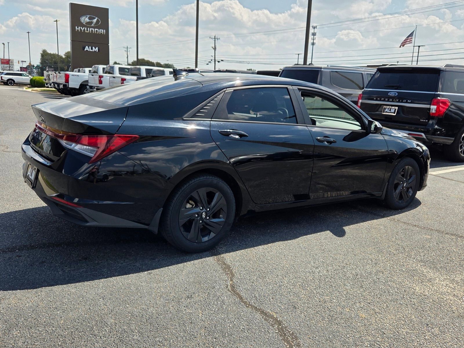 Used 2022 Hyundai Elantra SEL image 12