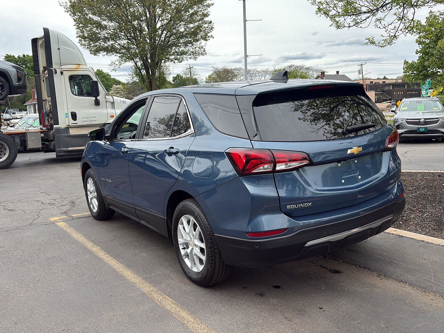 Used 2024 Chevrolet Equinox LT AWD/4WD image 4