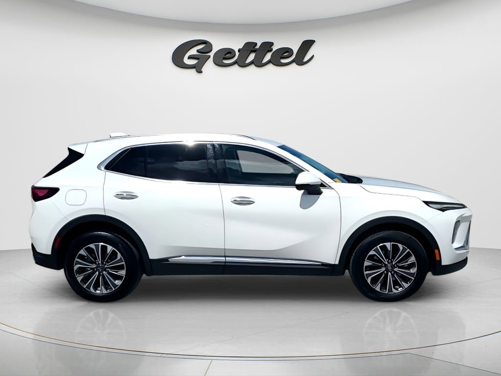 Certified 2025 Buick Envision Preferred image 9