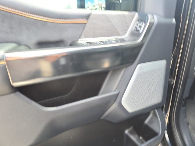 Used 2024 Ford F250 Platinum image 9