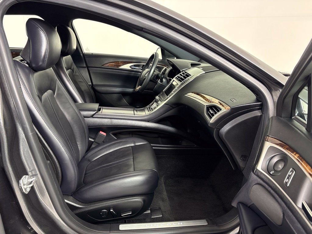 Used 2018 Lincoln MKZ Reserve w/ Technology Package FWD image 12