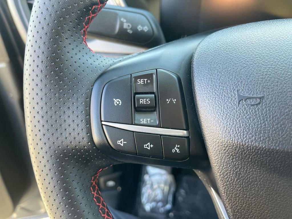 Used 2025 Ford Escape ST-Line w/ Equipment Group 301A image 27