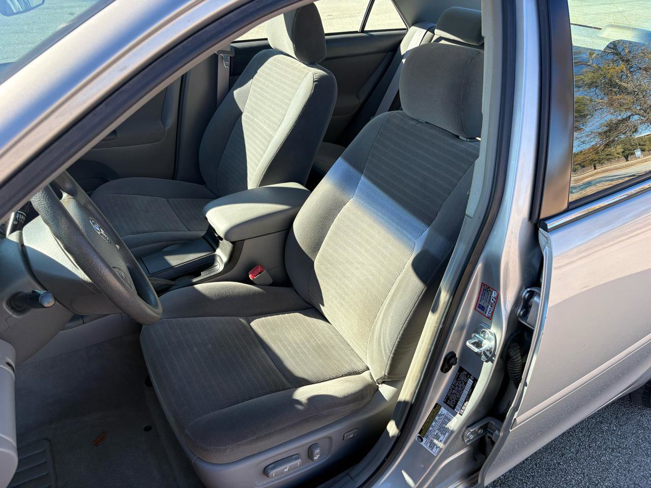 Used 2006 Toyota Camry LE FWD image 32