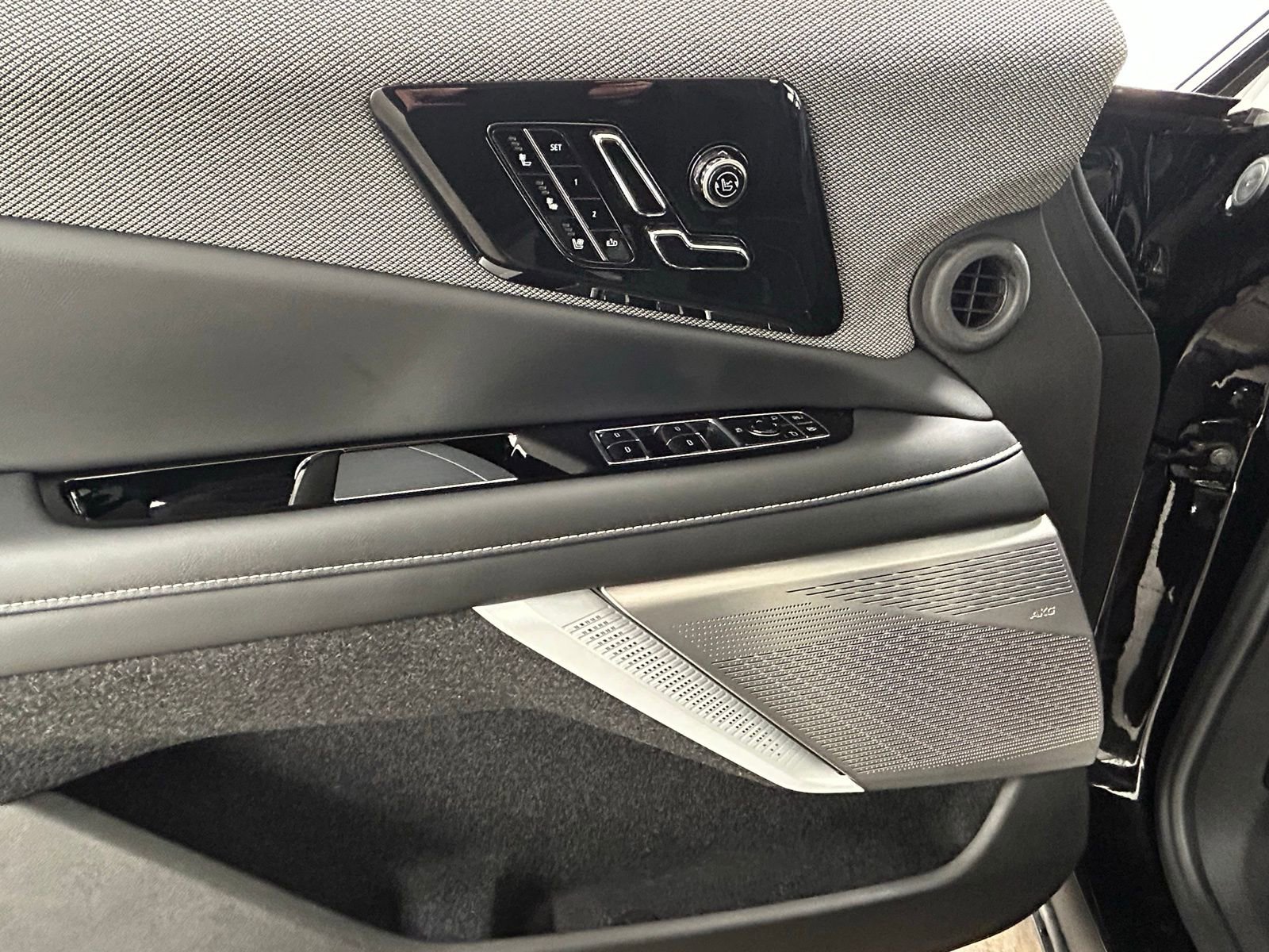 Used 2025 Cadillac Optiq Sport 2 w/ LPO, Floor Liner Package image 26