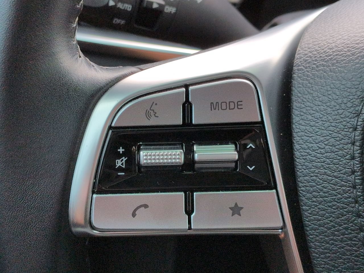 Used 2025 Kia Telluride SX FWD image 27