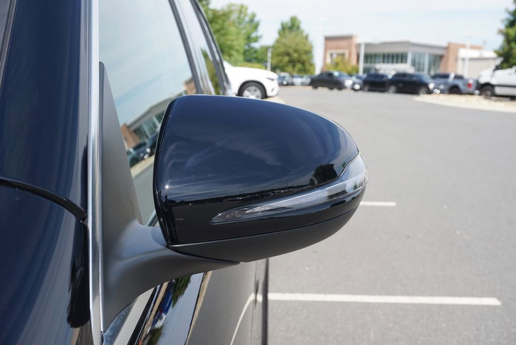 New 2025 Mercedes-Benz GLB 250 4MATIC image 12