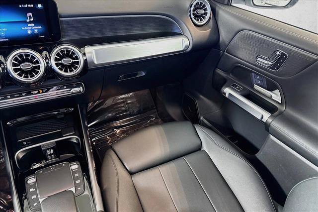 Used 2023 Mercedes-Benz EQB 300 4MATIC image 22