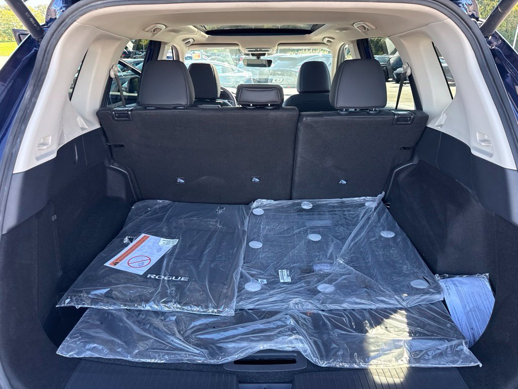 New 2026 Nissan Rogue Dark Armor AWD/4WD image 16