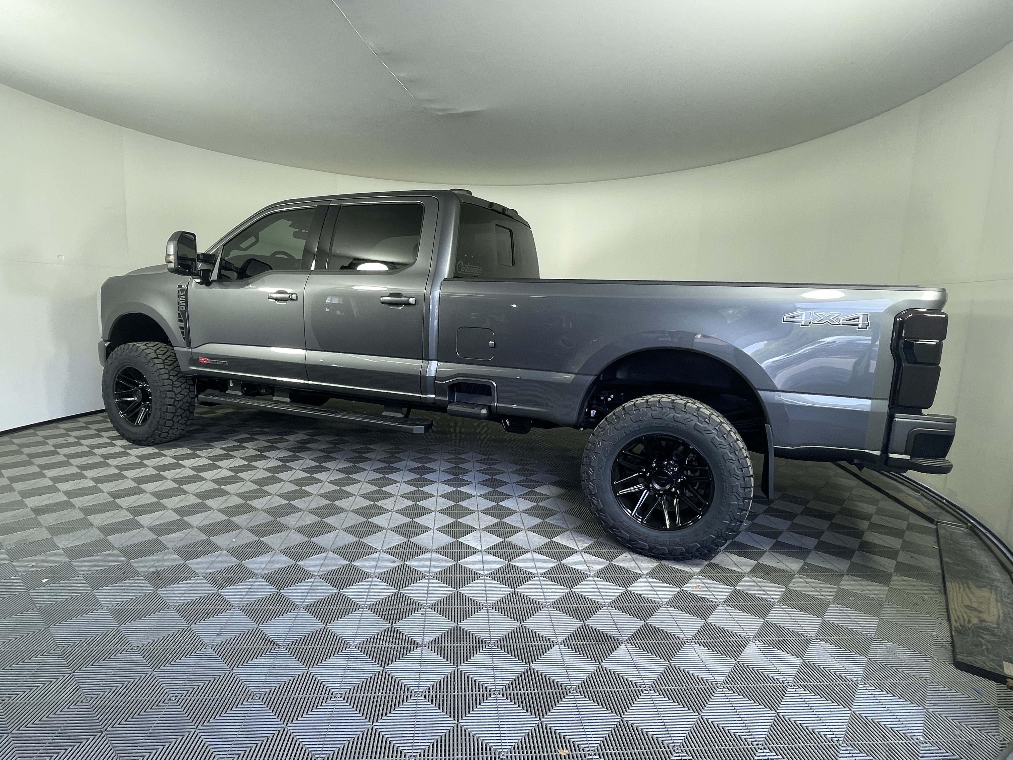 New 2026 Ford F250 XLT w/ XLT Premium Package AWD/4WD image 2