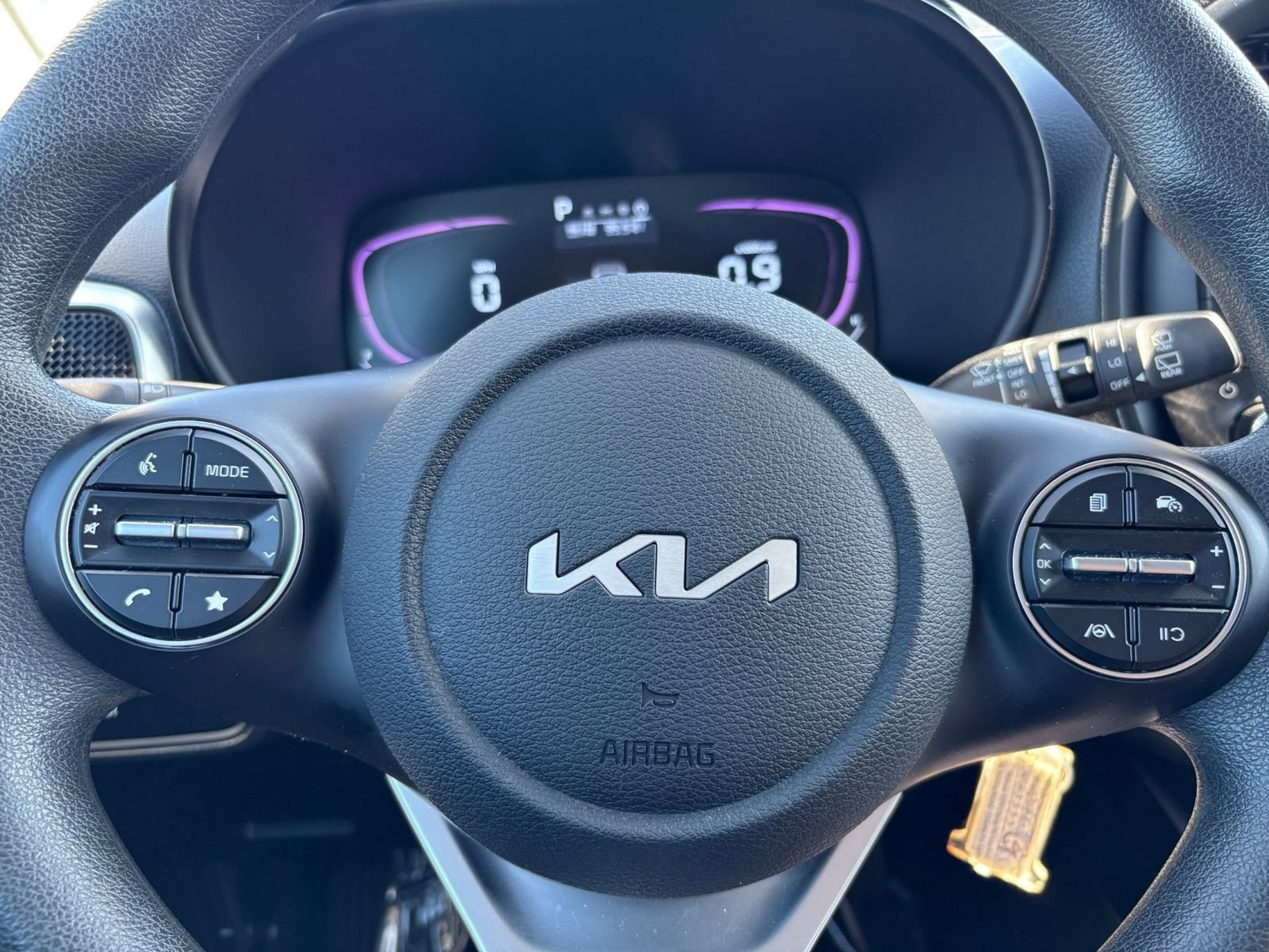 Used 2025 Kia Soul LX w/ LX Technology Package FWD image 28