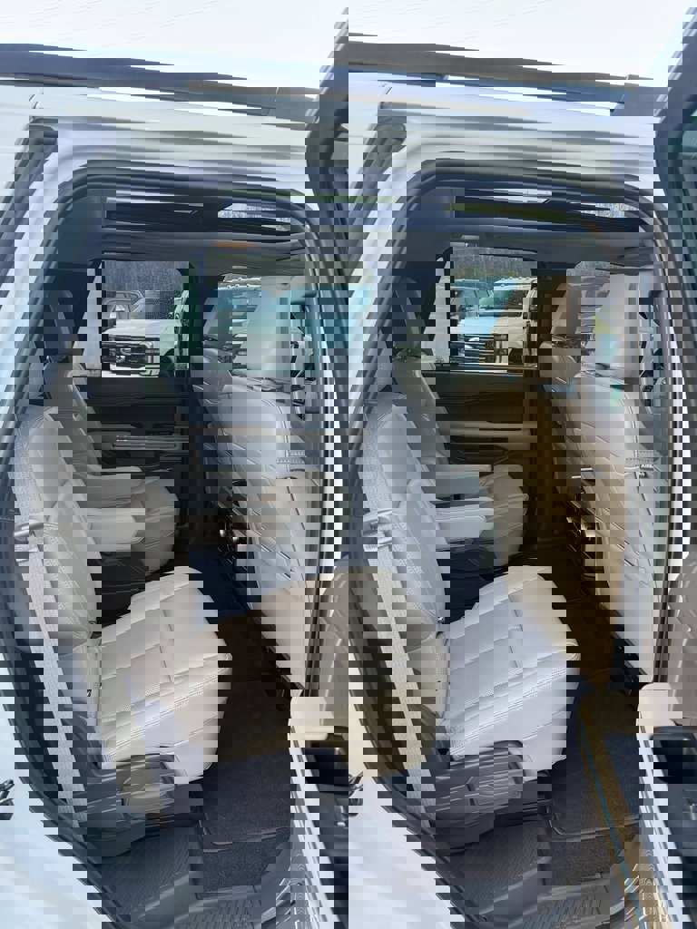 Used 2021 Ford Expedition XLT image 14