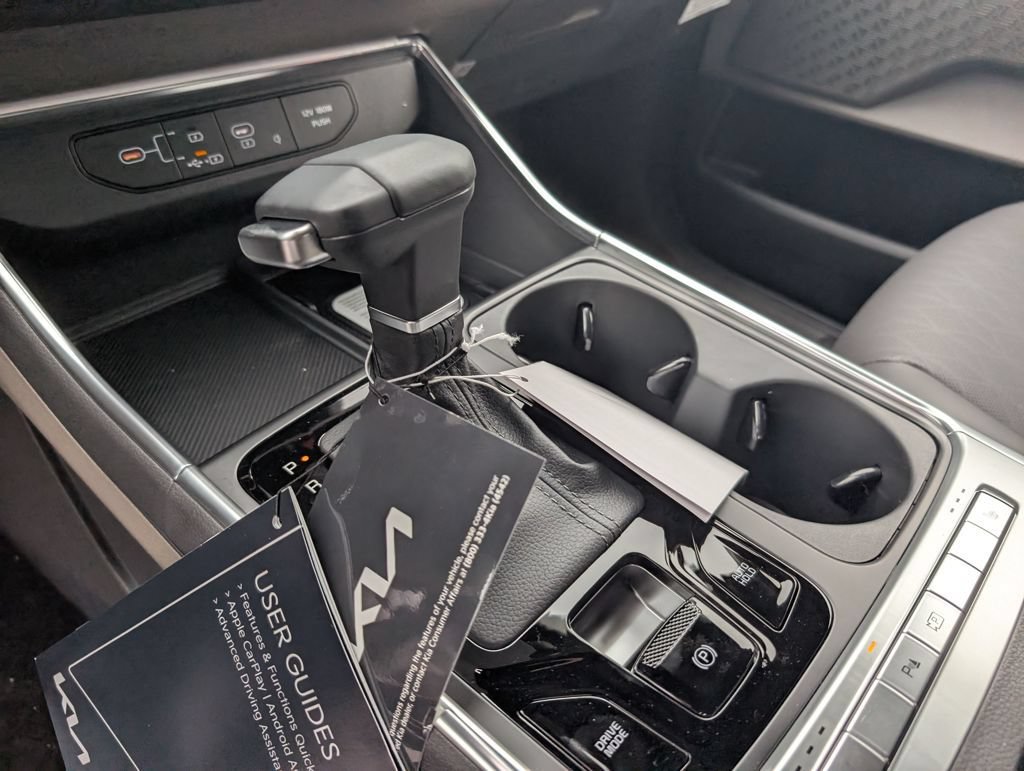 New 2026 Kia Carnival EX FWD image 20