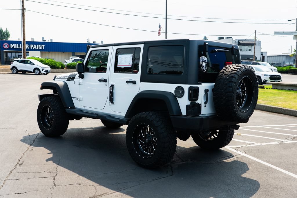 Used 2016 Jeep Wrangler Unlimited Rubicon w/ Connectivity Group AWD/4WD image 3