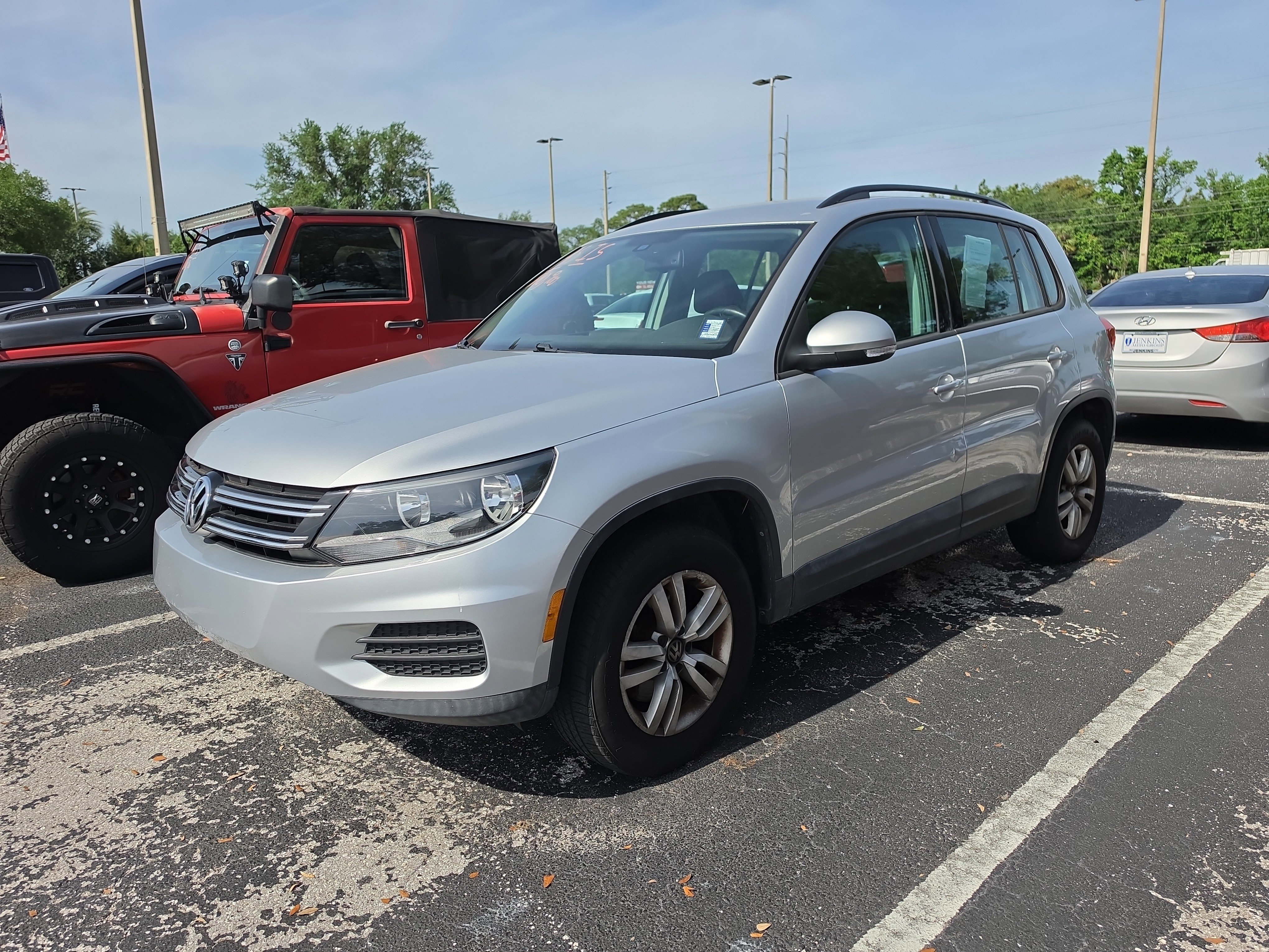 Used 2017 Volkswagen Tiguan S FWD image 7