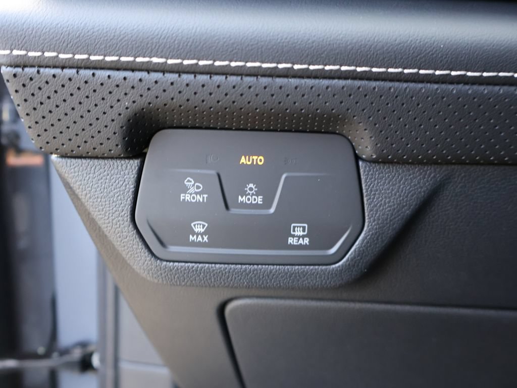 New 2026 Volkswagen Atlas Cross Sport SE AWD/4WD image 23