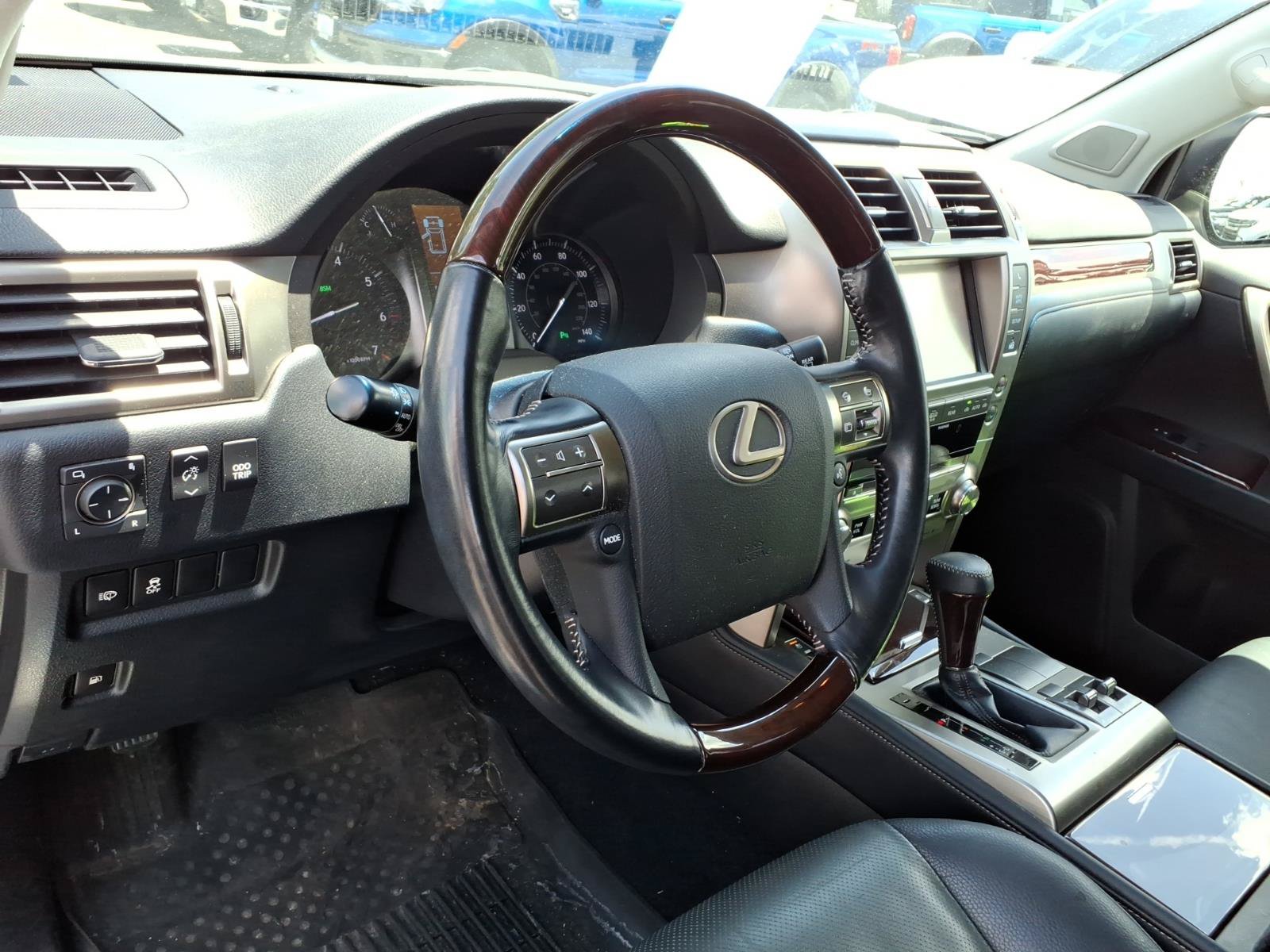 Used 2018 Lexus GX 460 Premium w/ Premium Package AWD/4WD image 9
