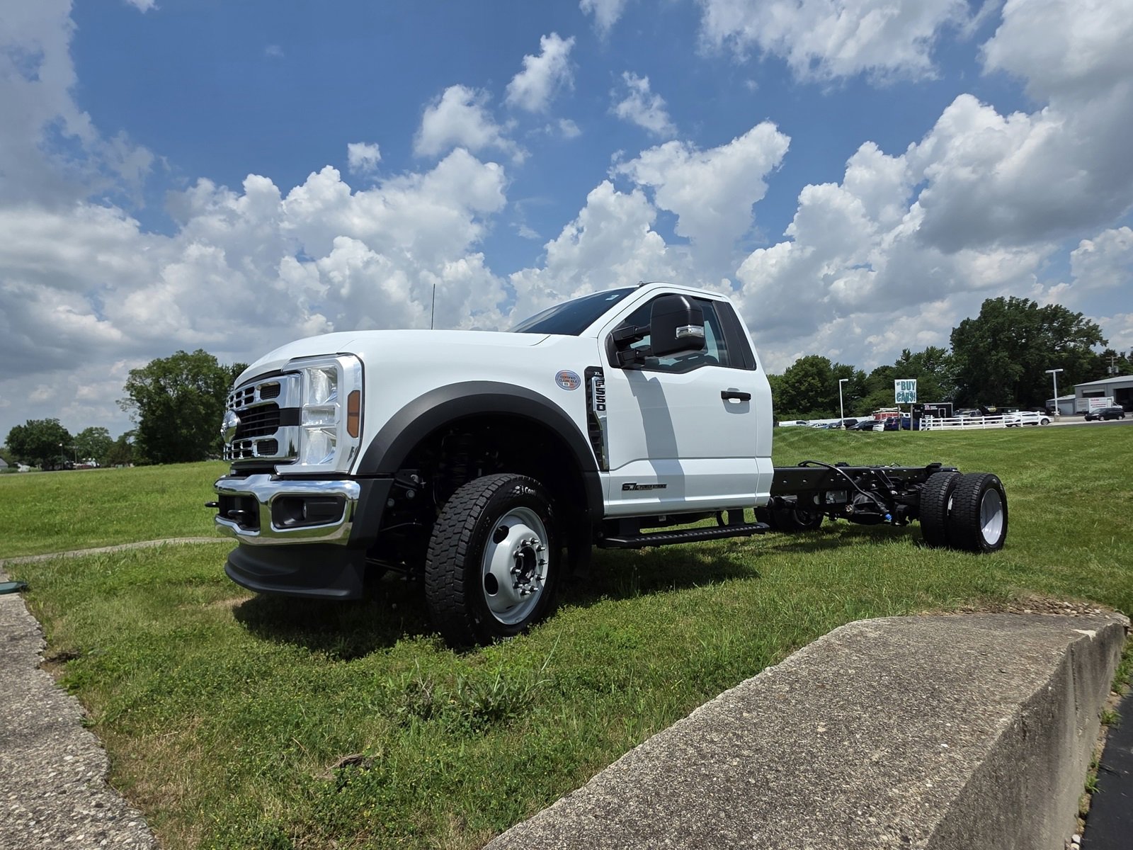 New 2025 Ford F550 4x4 Regular Cab Super Duty image 42