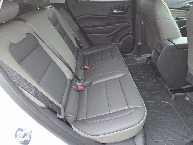 New 2026 Chevrolet Trax ACTIV w/ Sunroof Package FWD image 19