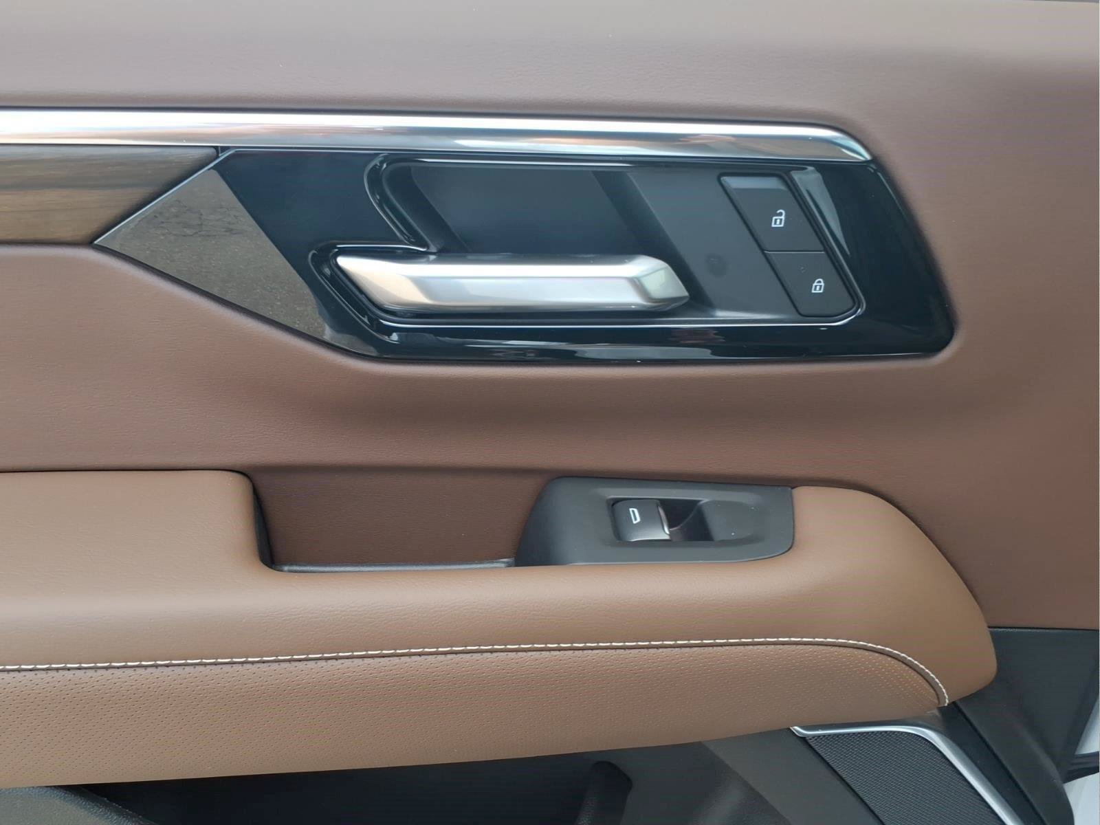 New 2026 Chevrolet Tahoe High Country AWD/4WD image 12