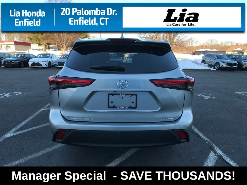 Used 2023 Toyota Highlander XLE image 12