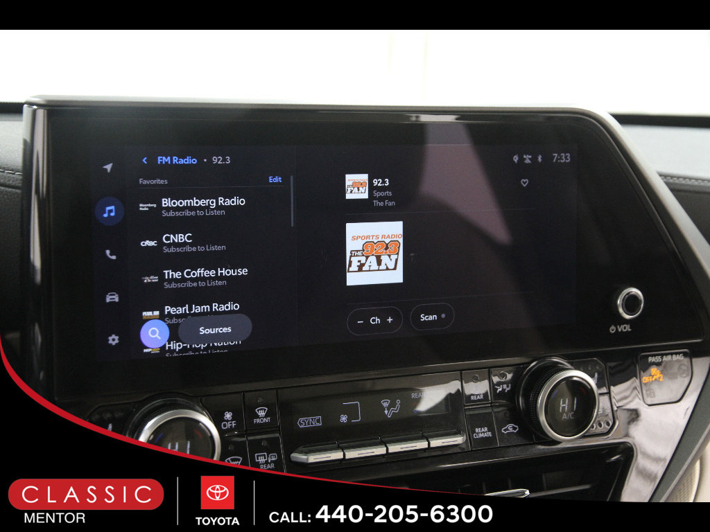 Certified 2025 Toyota Highlander Limited image 11