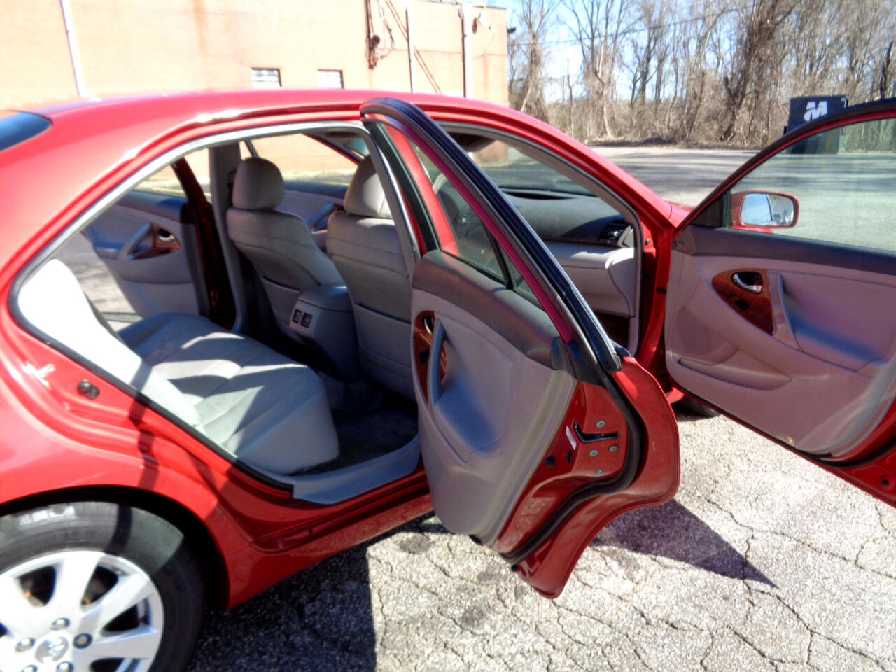 Used 2009 Toyota Camry XLE image 18